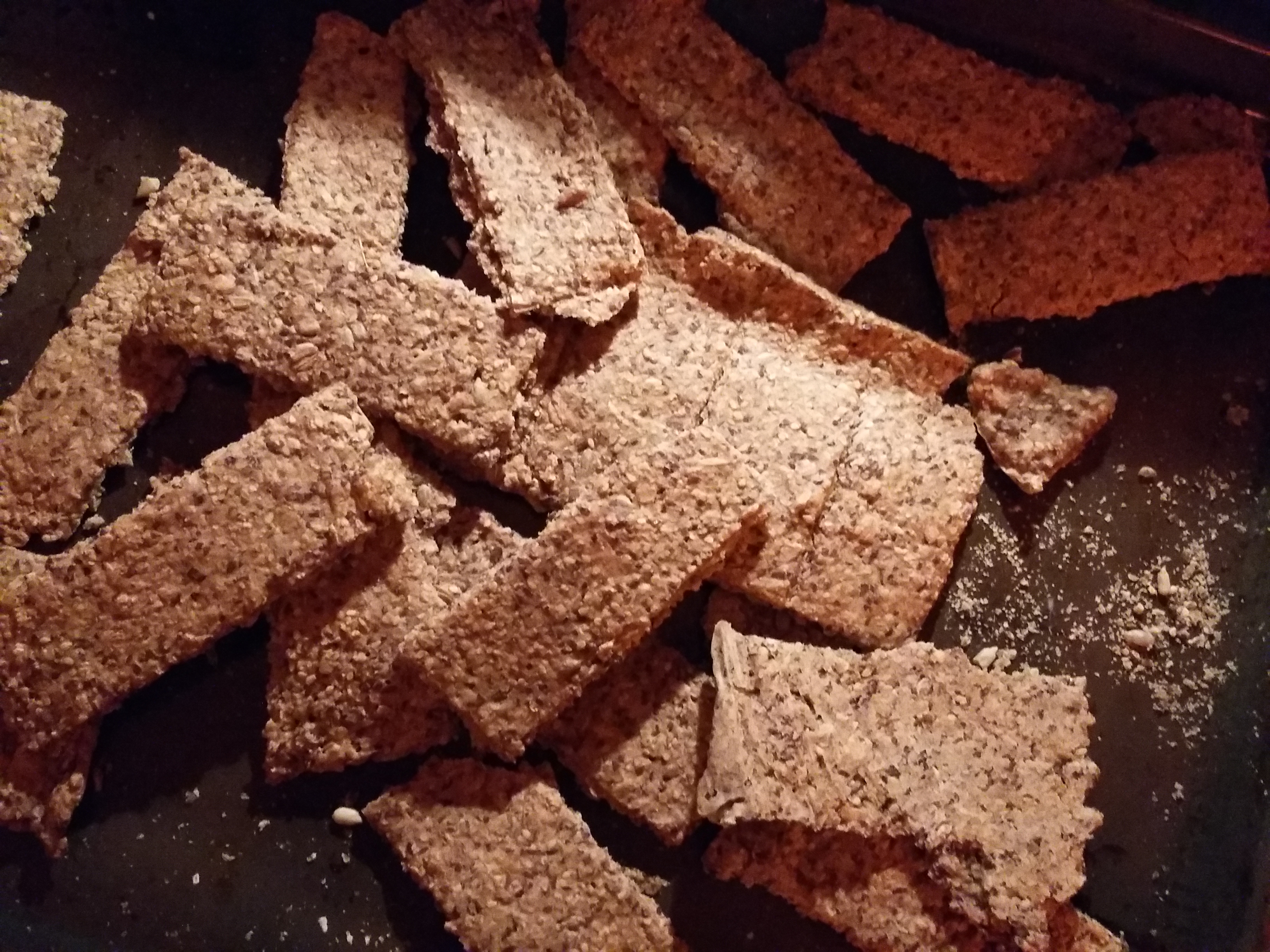 Knäckebrot selbst gemacht – leckere Kohlenhydrate in der (Sportler-)Ernährung