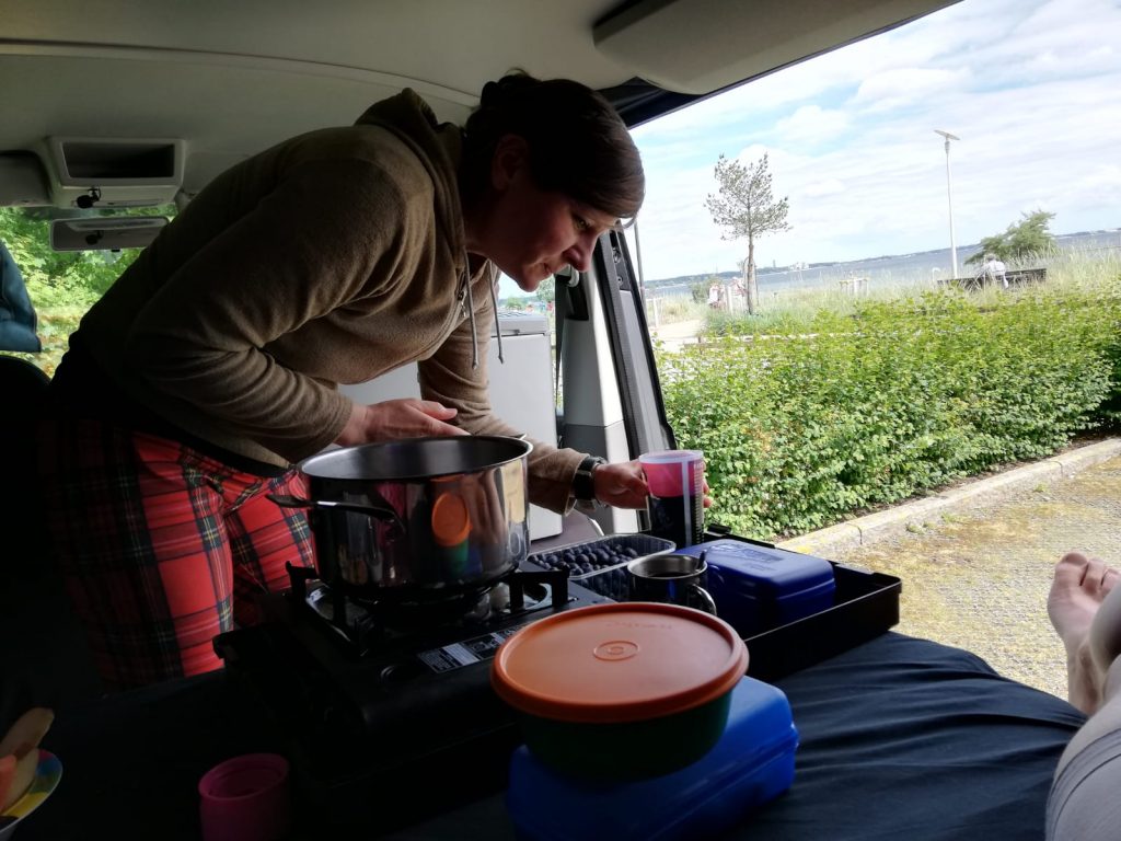 Gesund Essen unterwegs mit Dr. Gabriela Hoppe | Erfolg durch Ernährung | Ernährungsspezialistin & Heilpraktikerin - Hintergrundbild by GH