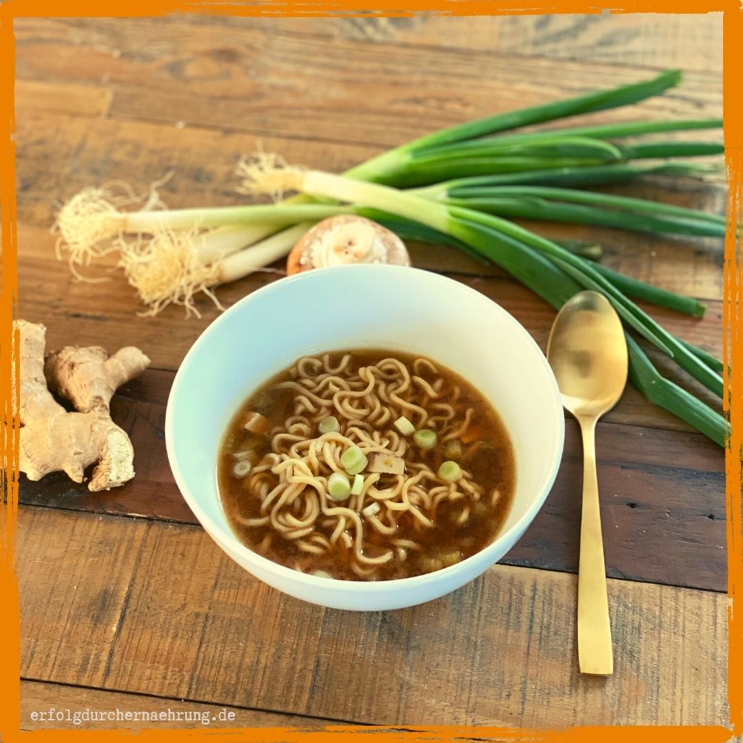 Ramen mit Tofu und Pak Choy – vegan